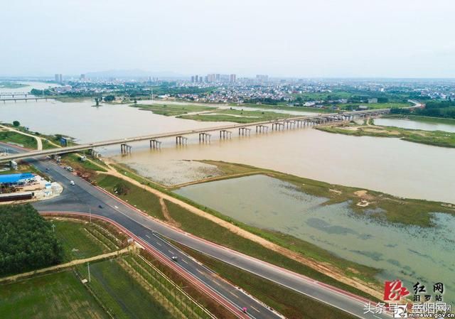 经汨罗江大桥可直达北岸的黄龙山古罗寺（网络图片）